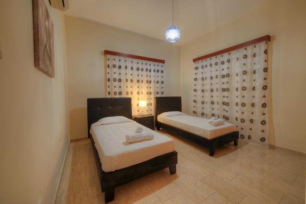 Villa Paradise Paphos Esterno foto