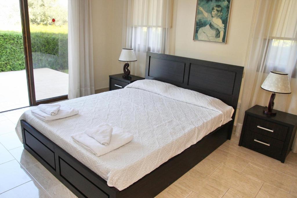 Villa Paradise Paphos Esterno foto